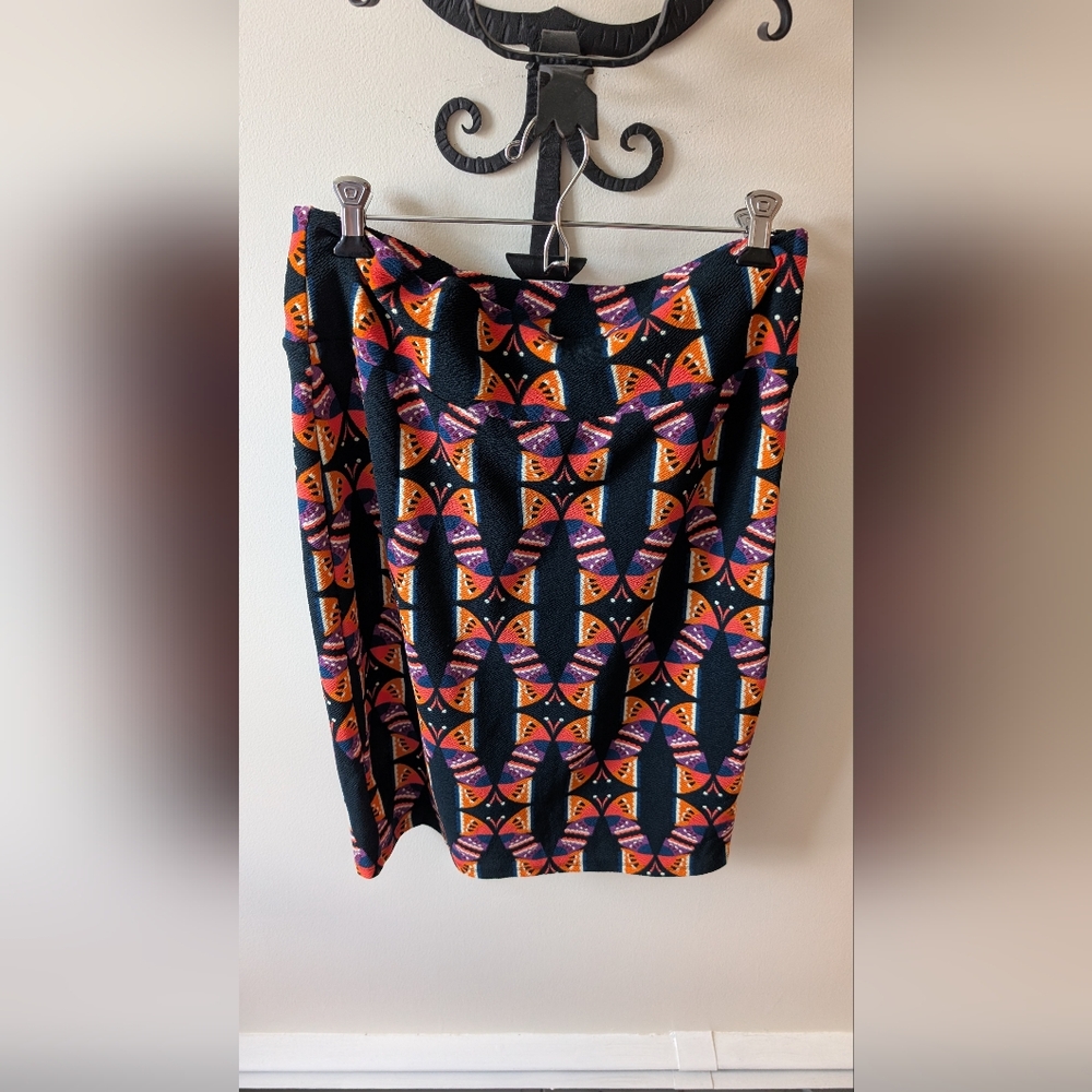 LulaRoe Cassie Pencil Skirt With Butterfly Pattern. Size XL - Picture 5 of 8